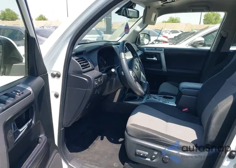 2022 Toyota 4Runner Sr5 z USA, uszkodzony, nr VIN JTEEU5JRXN5263915